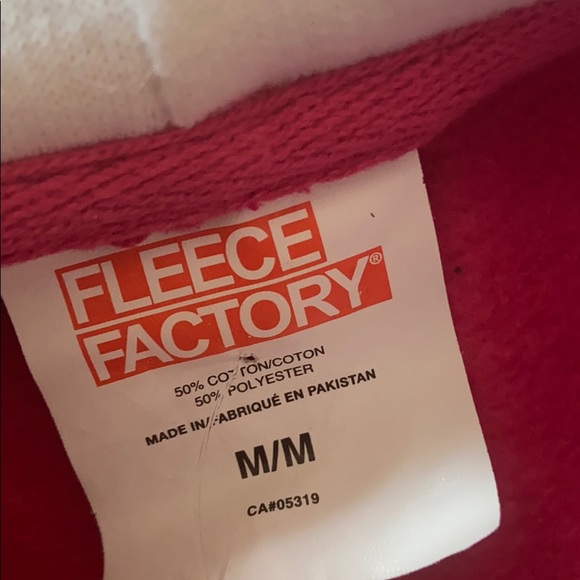 Fleece Factory Canada hoodie - Picture 12 of 13